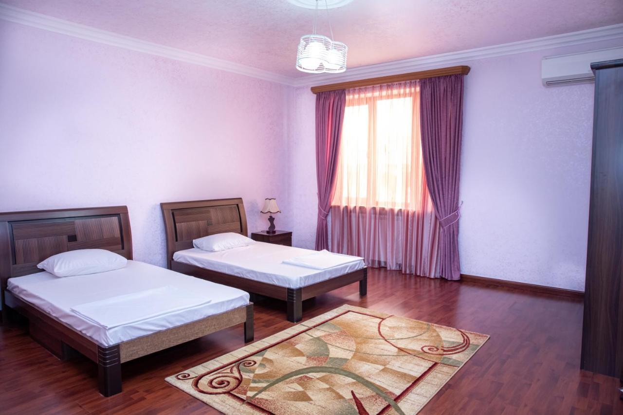 La Defense Hotel Jerevan Eksteriør billede