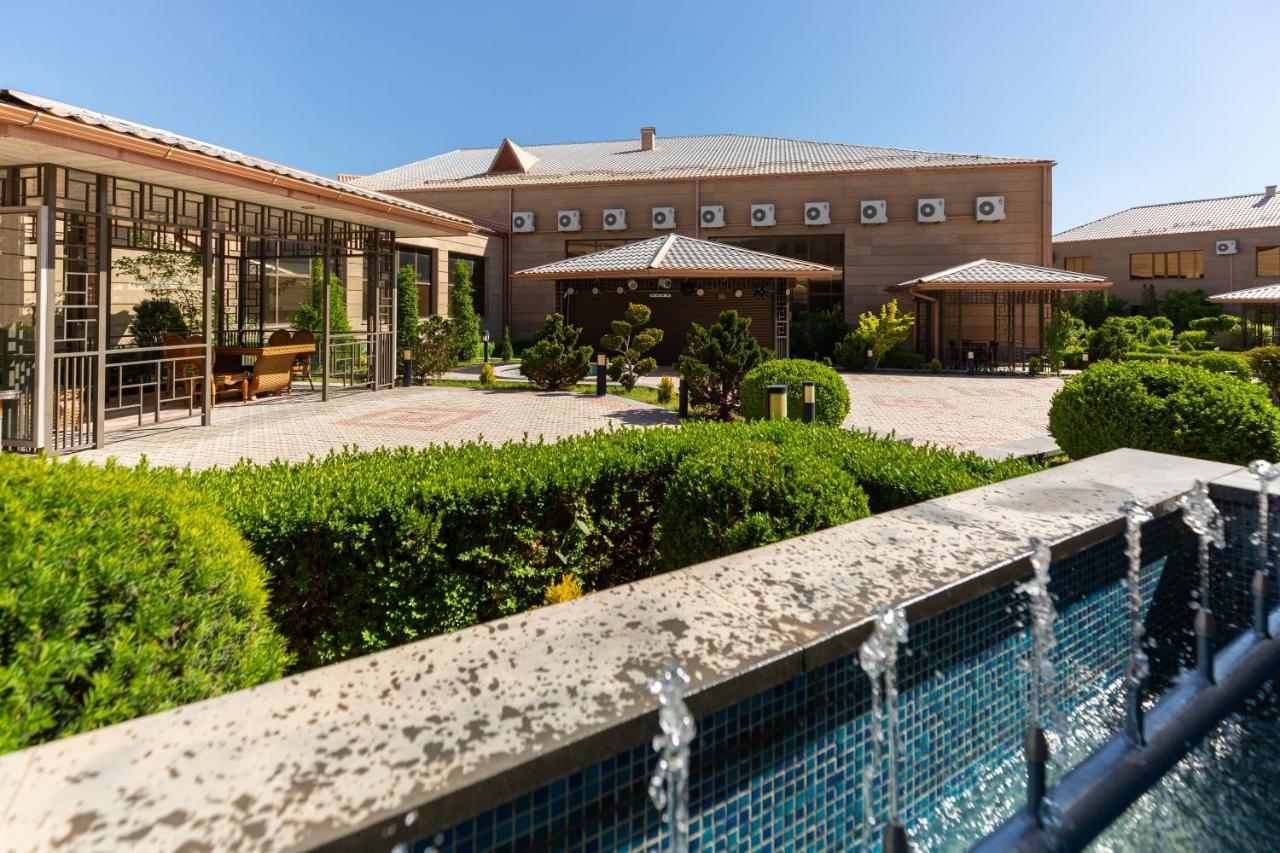 La Defense Hotel Jerevan Eksteriør billede