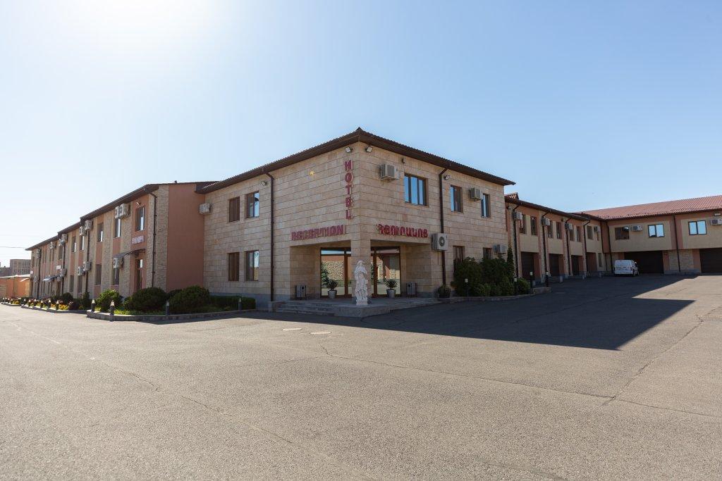 La Defense Hotel Jerevan Eksteriør billede