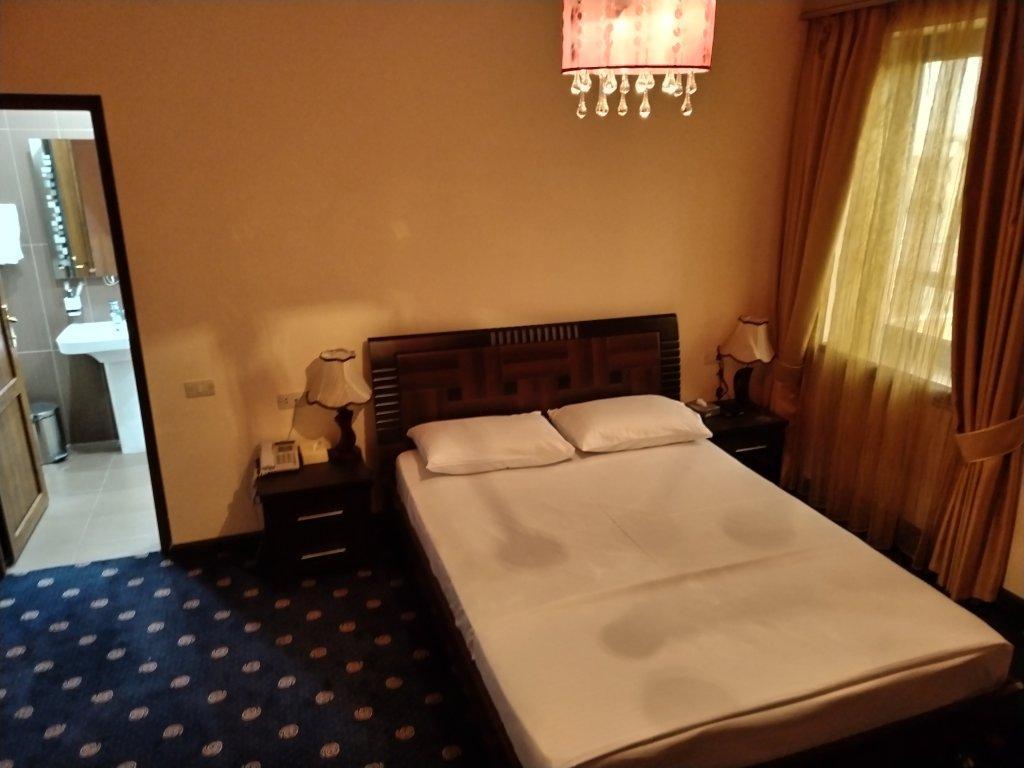 La Defense Hotel Jerevan Eksteriør billede