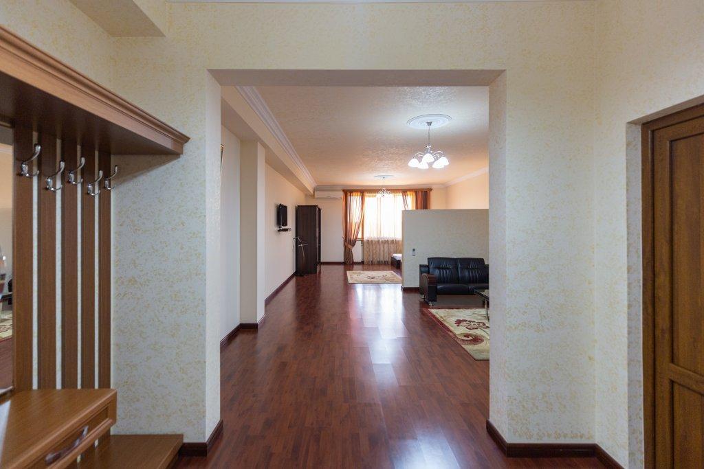 La Defense Hotel Jerevan Eksteriør billede