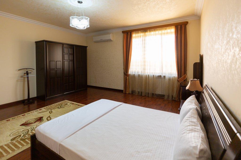 La Defense Hotel Jerevan Eksteriør billede